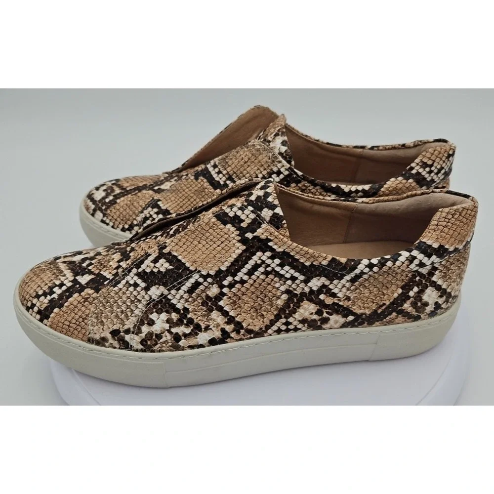 J/Slides Heidi NWOB Slip-On Round Toe Platform Sneaker Python Snake Print Sz W/9